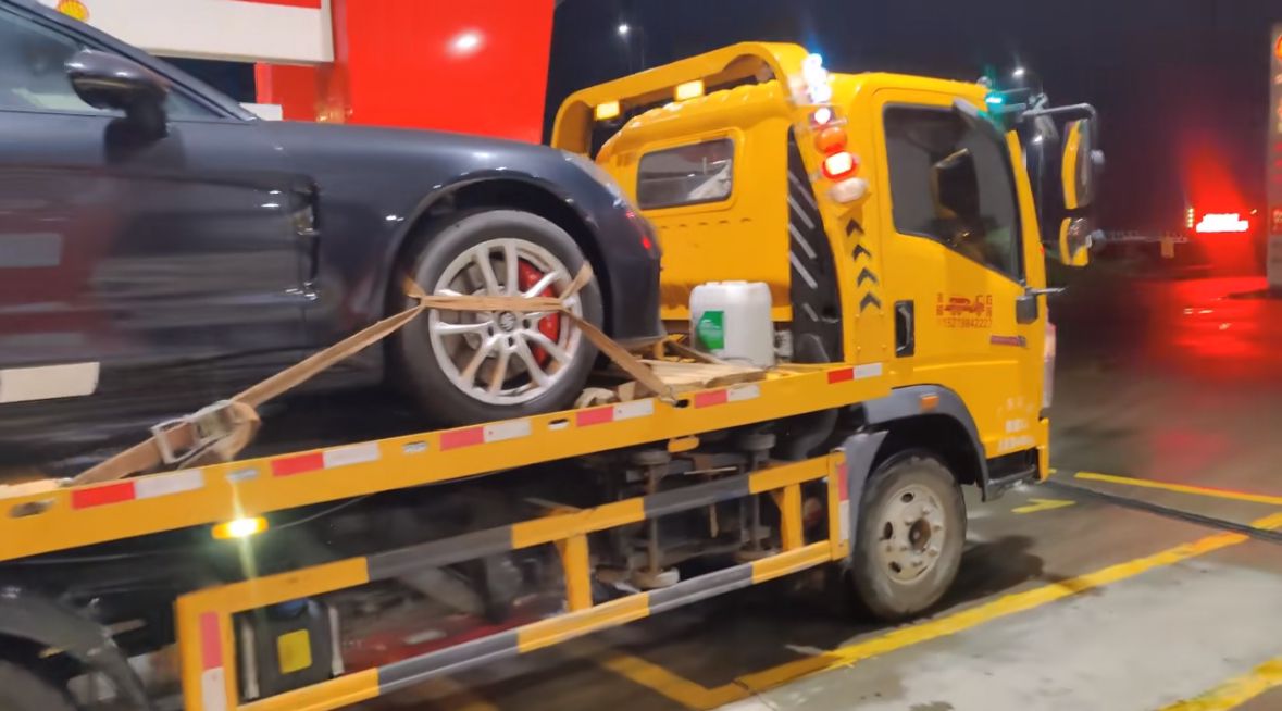 凉山行车途中遇到突发状况该如何呼叫道路救援？